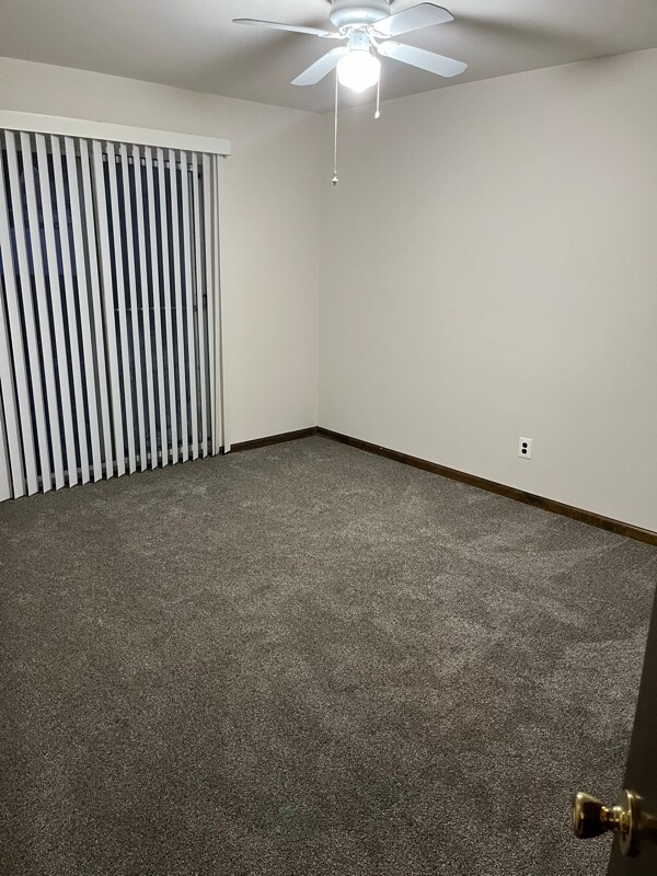 Building Photo - 206 Country Cir