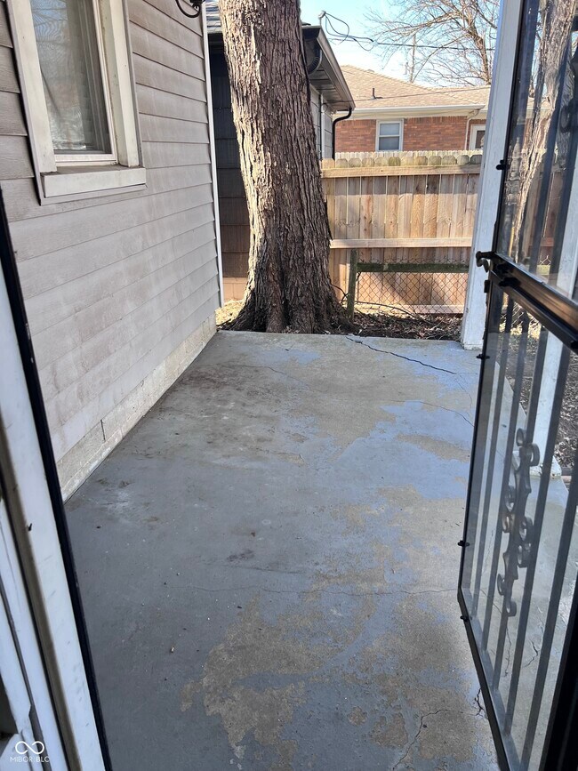 Building Photo - 1524 E 46th St