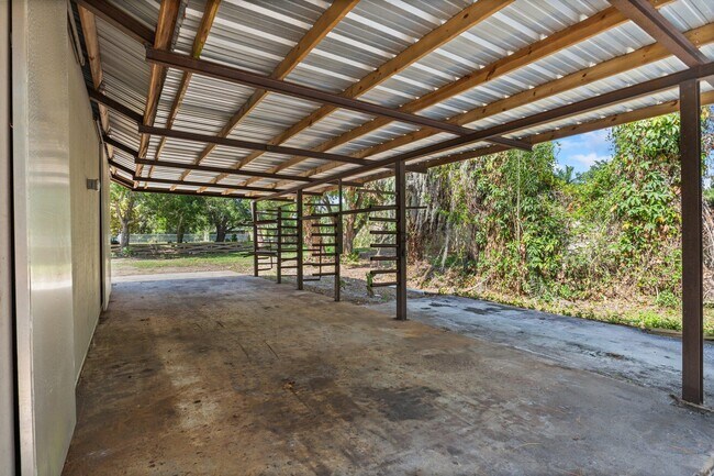 Building Photo - 1293 SW Heather Terrace