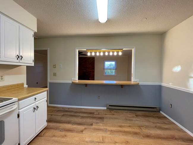 Building Photo - 418 Hillcrest Dr