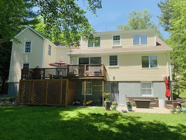 Building Photo - 145 Concord Rd