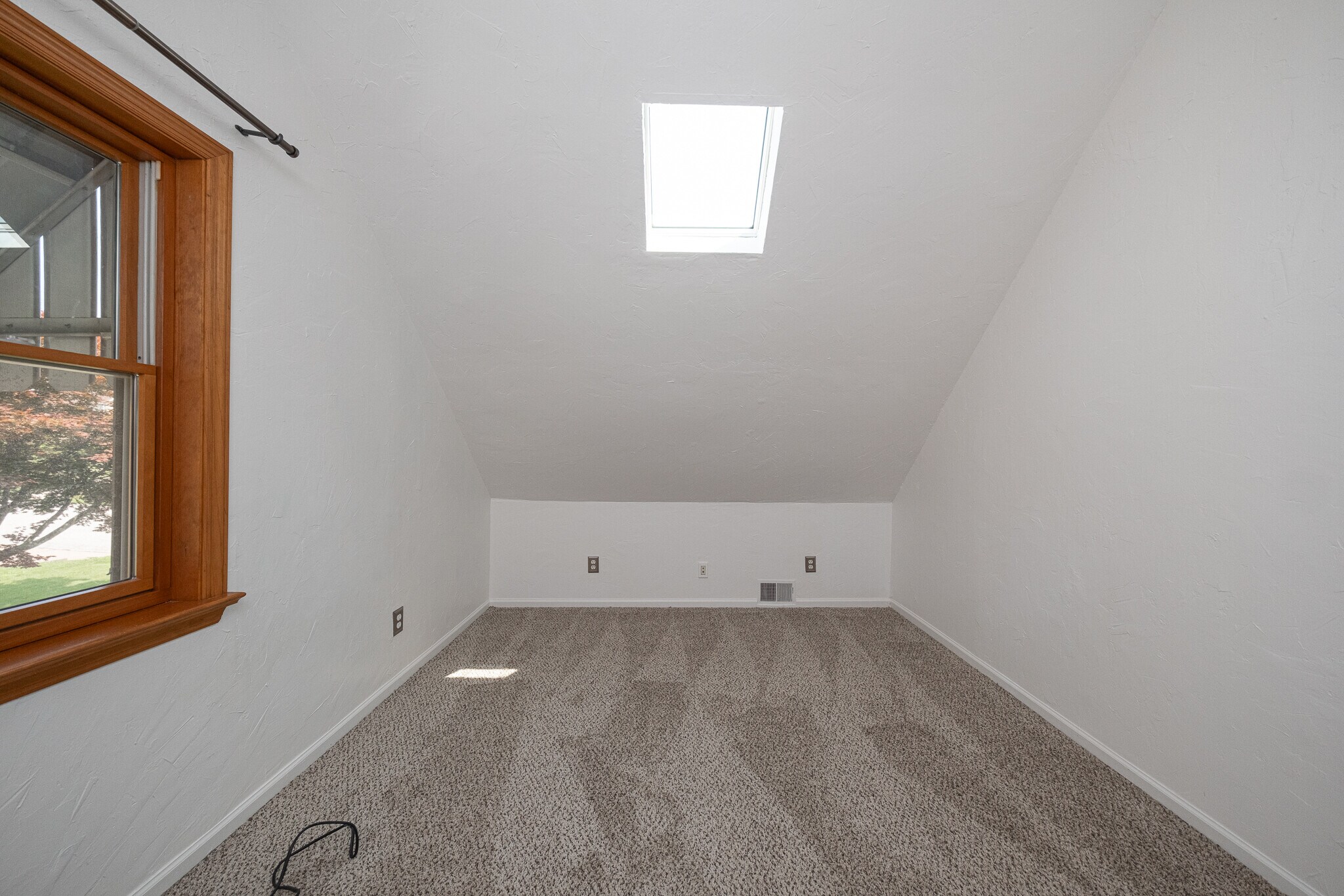 Building Photo - 445 Jenne Dr