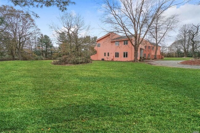 Building Photo - 242 Store Hill Rd