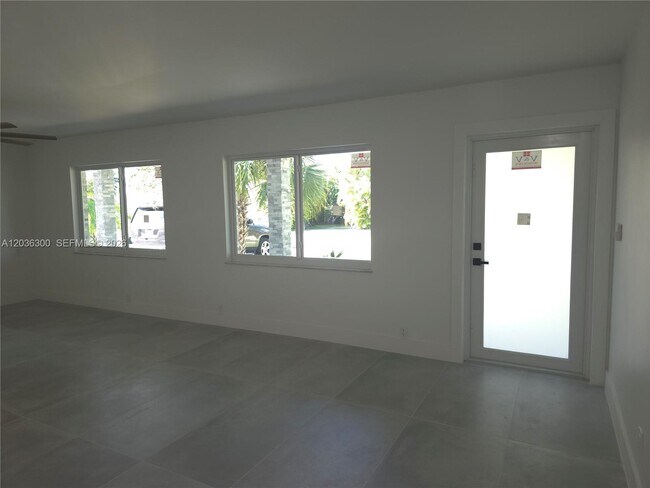 Building Photo - 1565 Thumb Point Dr