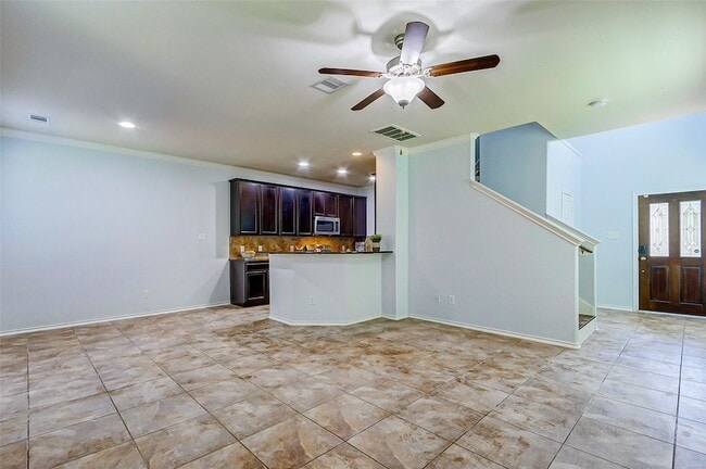 Building Photo - 6451 Calgary Woods Ln