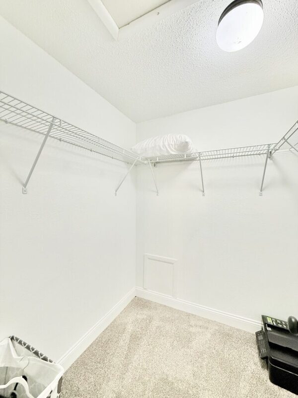 Building Photo - 200 Countryclub Drive - 808