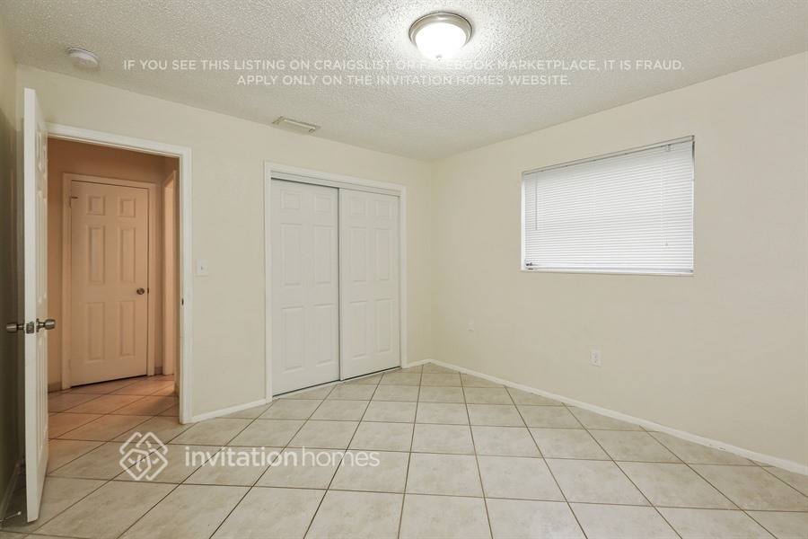 Building Photo - 2430 NW 81st Ave