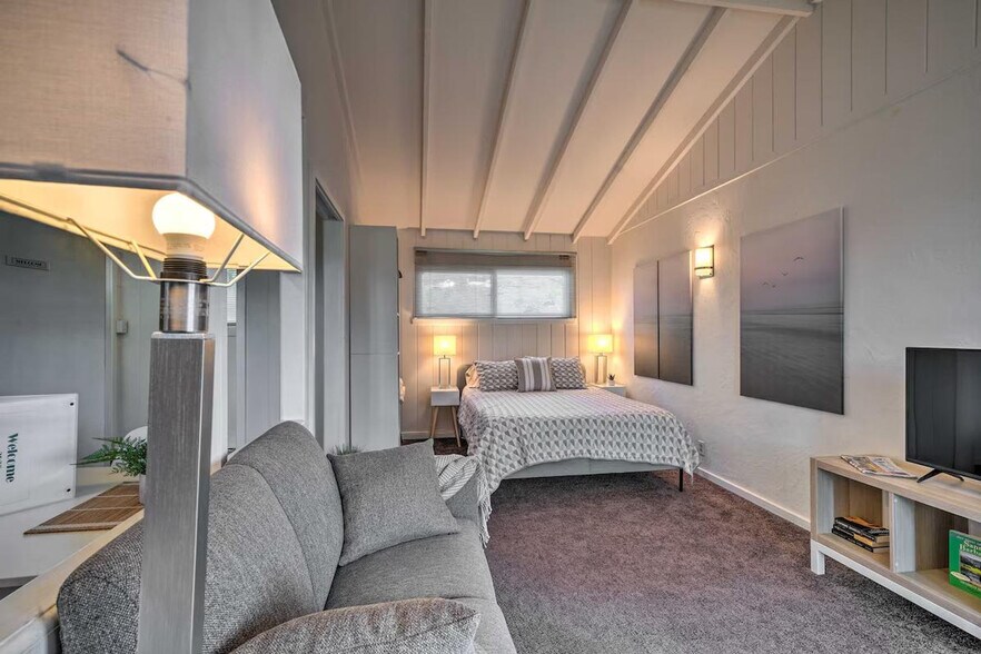 Building Photo - 2933 La Combadura Rd