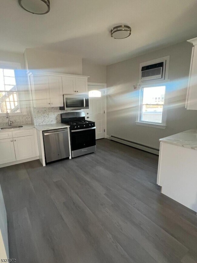 Building Photo - 149-151 Atlantic St