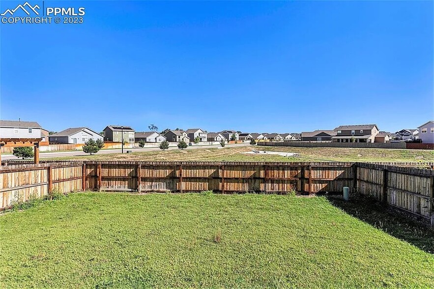 Building Photo - 9736 Wando Dr