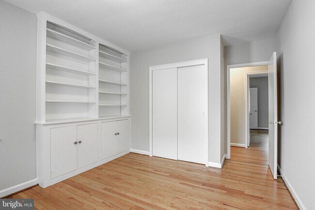 Building Photo - 5107 Bradley Blvd