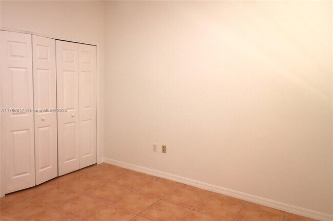 Building Photo - 2865 SW 139th Ave