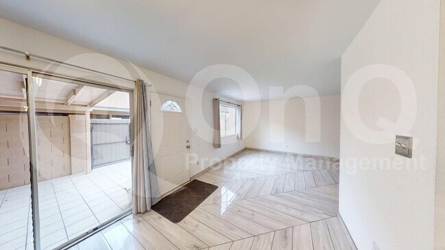 Building Photo - 1154 N 85th Pl