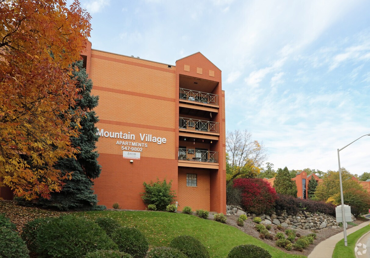 Mountain Village Apartments Waukesha
