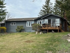 Building Photo - 1 Lakeshore Dr W
