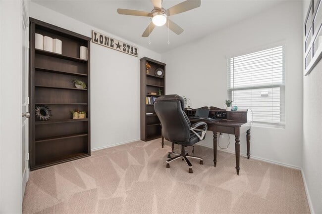 Building Photo - 257 Muscovy Dr