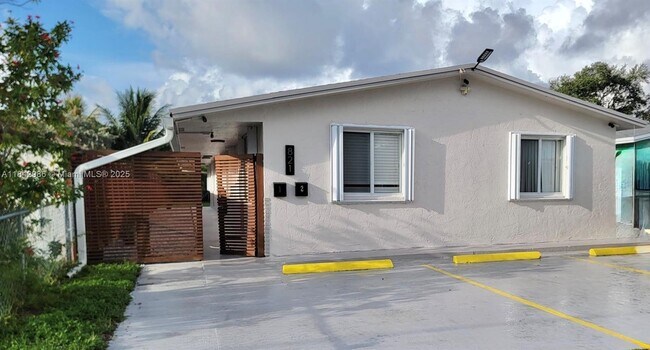 Primary Photo - 821 SW 9th St