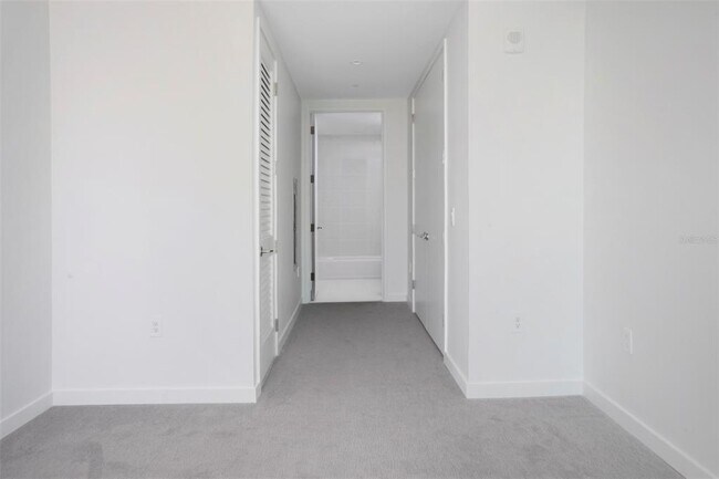 Building Photo - 400 Central Ave