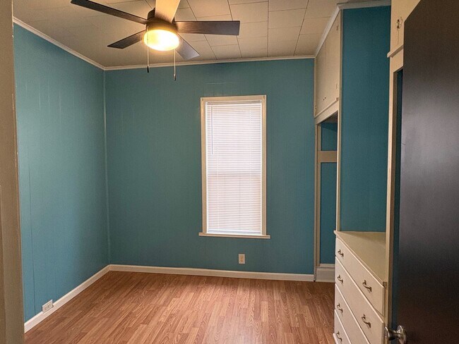 Building Photo - 23 N Grant St