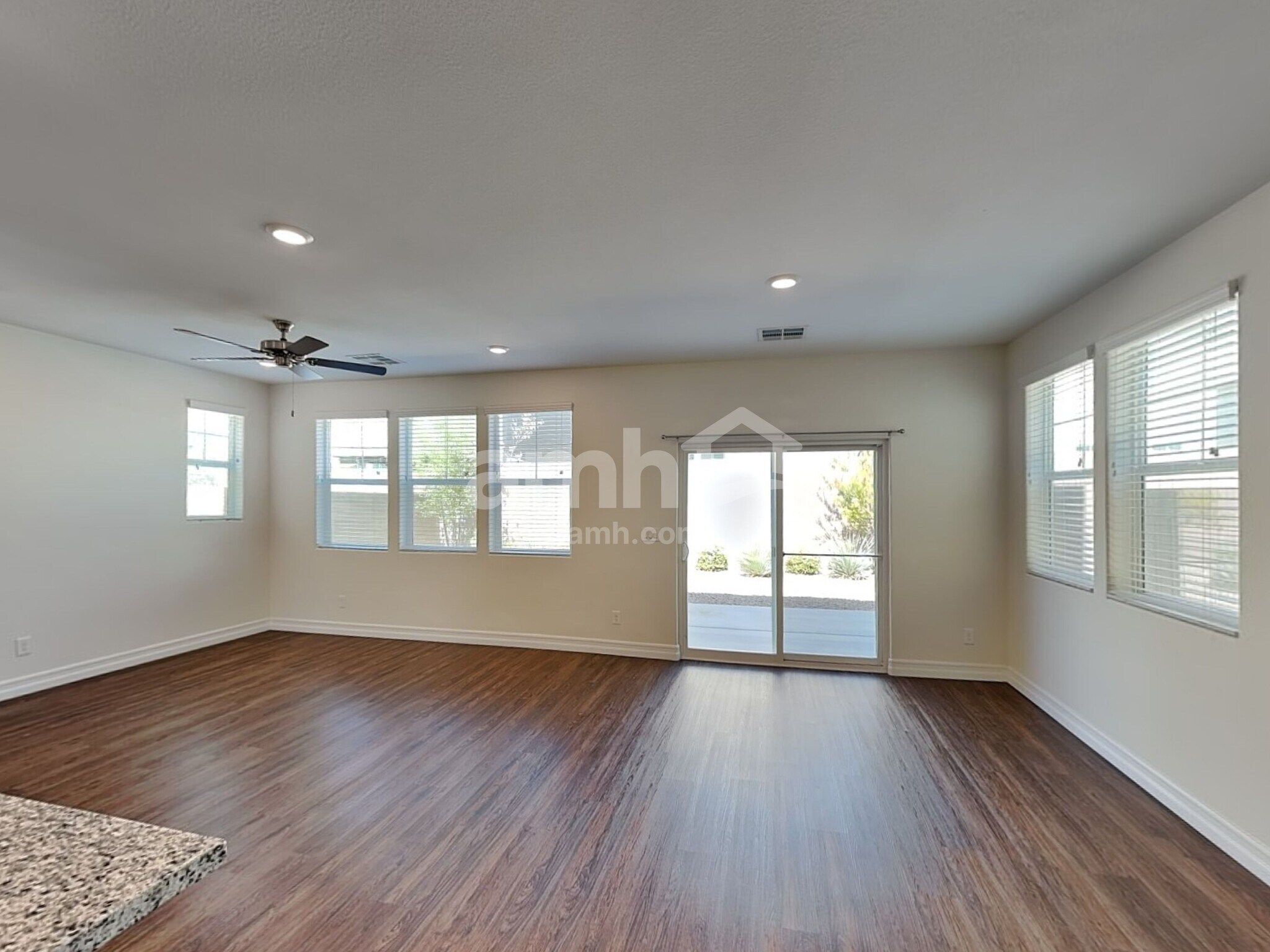 Building Photo - 6138 W Haleh Ave