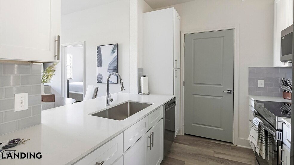 Building Photo - 15777 Quorum Dr