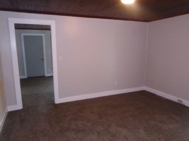 Building Photo - Plenty of Space in Hope Mills! $1050/month!