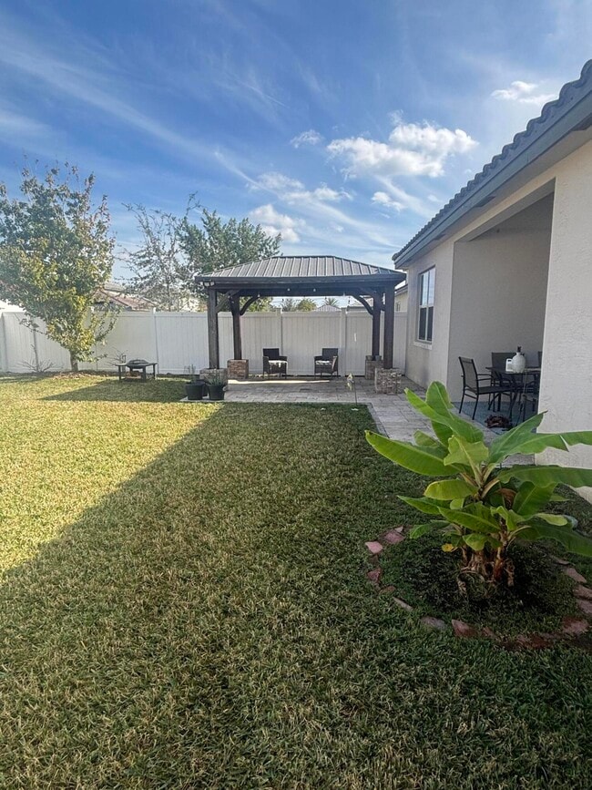 Building Photo - 8010 NW Greenbank Cir