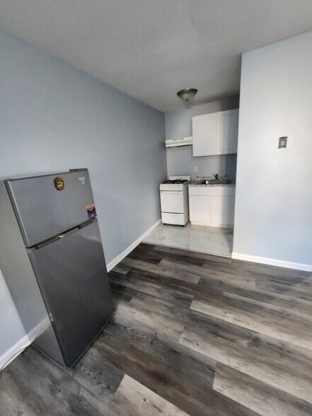 Building Photo - 277 Clinton Pl
