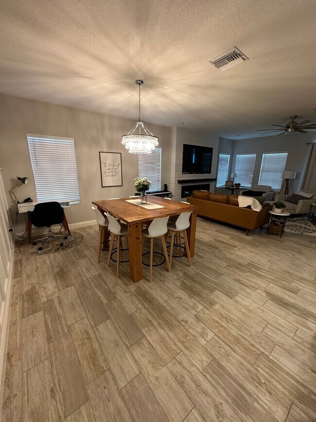Building Photo - 12820 Satin Lily Dr