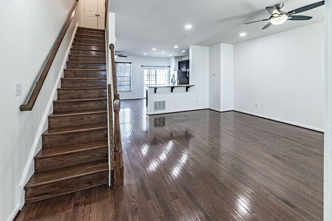 Building Photo - Claymont - 3 bedroom townhome in Darley Green