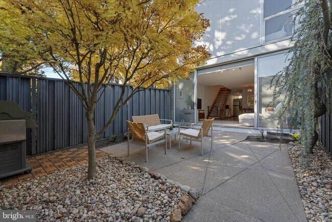 Building Photo - 1378 4th St SW