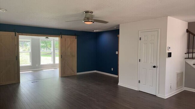 Building Photo - TR Lawing Realty Property