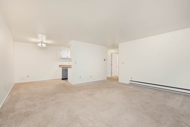 Building Photo - 1 Bedroom 1 Bath Condo in Kirkland