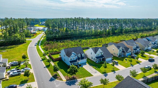 Building Photo - 201 Bigleaf Ct