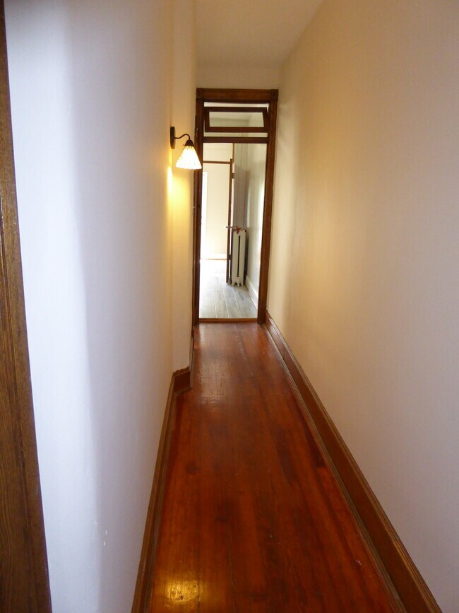 Building Photo - 218 9th St NE