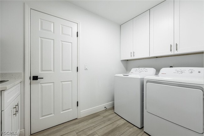 Building Photo - 12881 Kelly Bay Ct