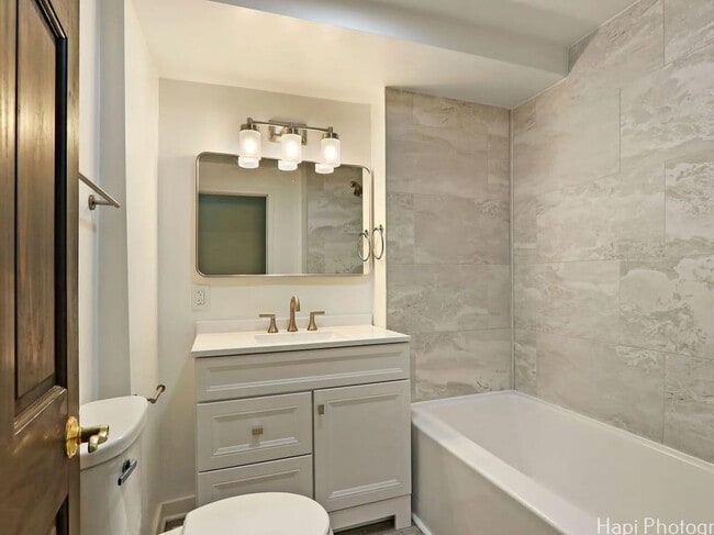 Building Photo - 7702 Oak Rd