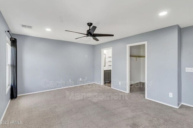 Building Photo - 5625 S 21st Pl