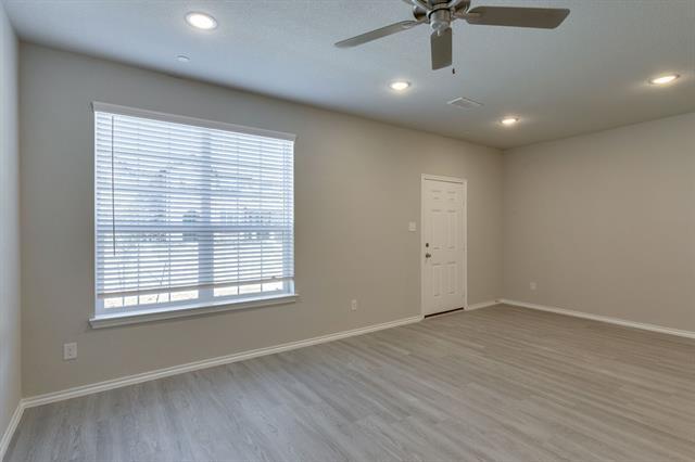 Building Photo - 2816 Bellflower Dr