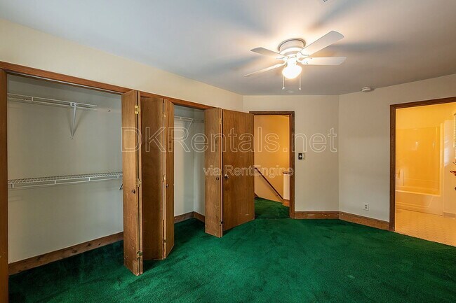 Building Photo - 425 Ansley St