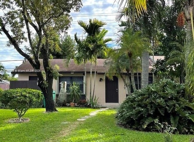 Building Photo - 4317 SW 136th Pl
