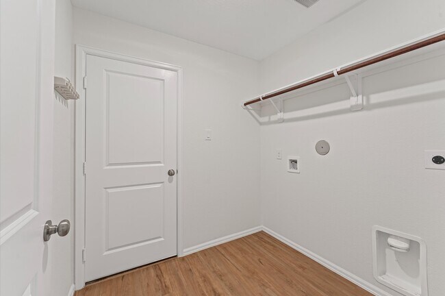Building Photo - 347 Riverwood Village Ln