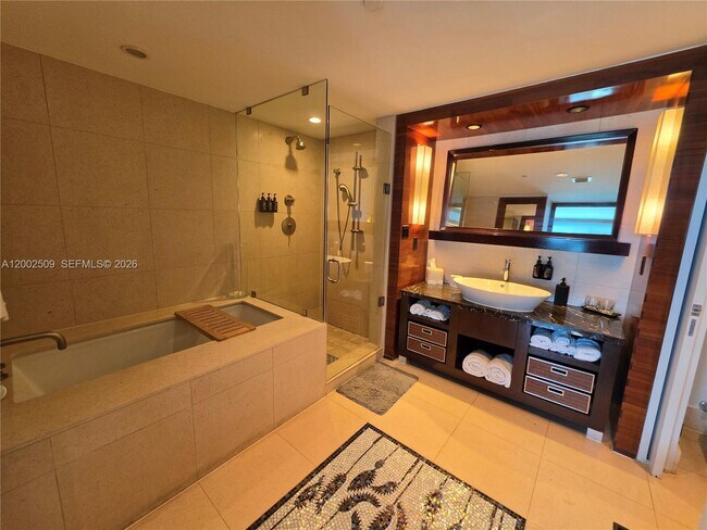 Building Photo - 6801 Collins Ave