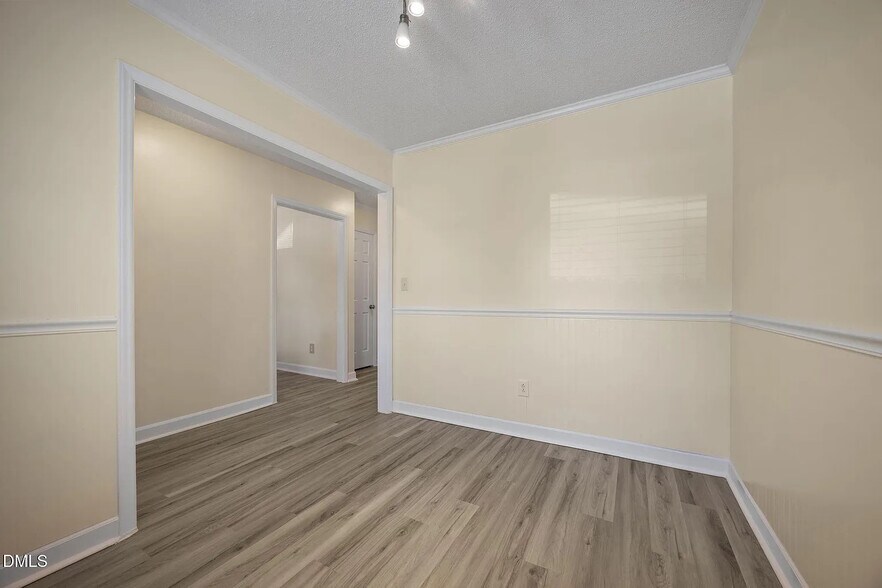 Building Photo - Room in Townhome on Oakland Hills Way