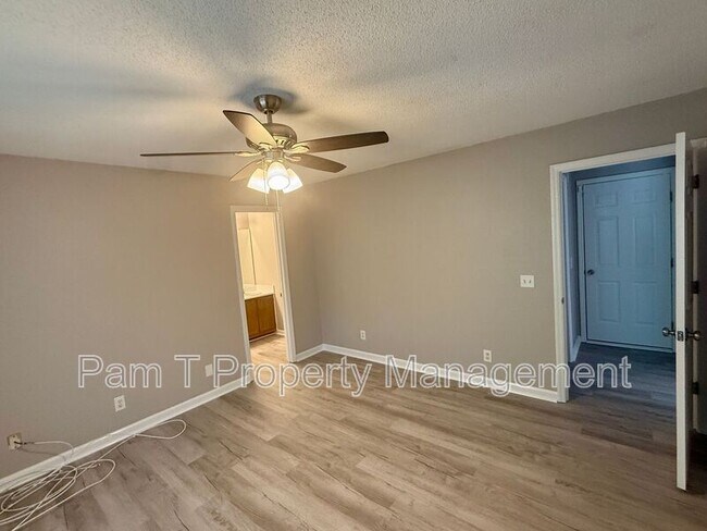 Building Photo - 227 Sugar Mill Dr