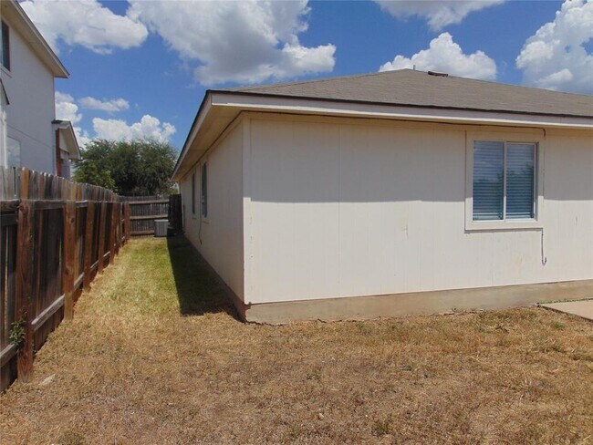 Building Photo - 15209 Bullace St