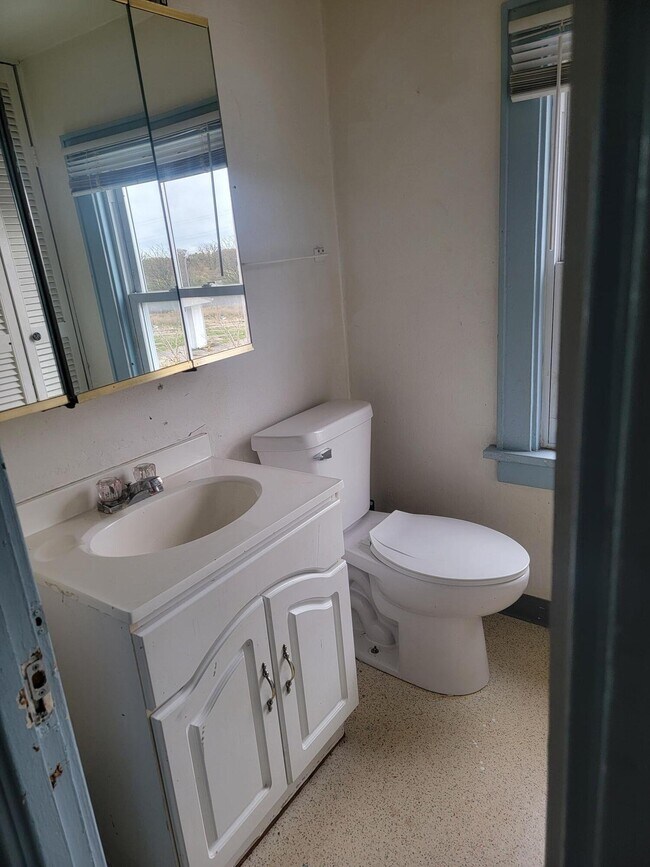 Building Photo - 8323 US-41