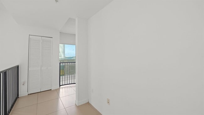Building Photo - 300 S Biscayne Blvd