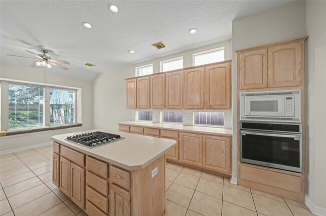 Building Photo - 5807 Bayberry Way