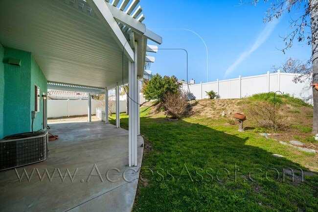 Building Photo - Beautiful 4 Bedroom Temecula Home with Private Backyard & Covered Patio